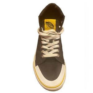 Gently USED National Geographic x Sk8-Hi Reissue 138 'Logo'